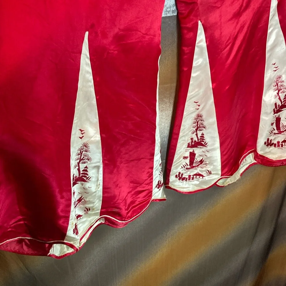 Elegant Red Satin Women's Sleepwear‎ Set. Box G